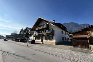 Charmantes Mehrfamilienhaus im Ortsteil Garmisch - Sanierungsobjekt mit Potenzial – Garmisch-Partenkirchen (Kreis) – Vorschaubild 1