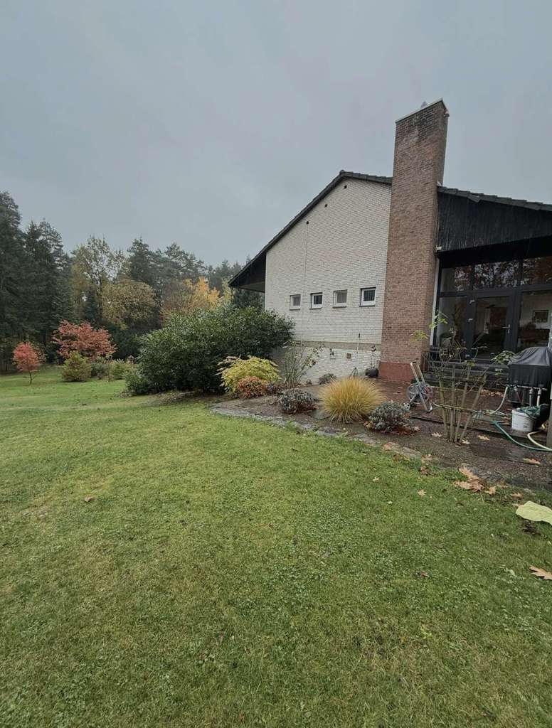Immobilie in Bad Bodenteich - Modernisiertes Einfamilienhaus mit eigenen Teich und kleinem Waldstück in privater Lage - Bild 2