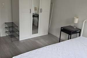 möblierte WG- Zimmer gemeinsame EB-Küche und Badezimmer, sofort bezugsfrei! – im Salzweg 55, 70439 Stammheim-Mitte, Stuttgart – Vorschaubild 4