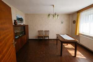 Charmantes Einfamilienhaus mit großem Grundstück und vielseitigem Entwicklungspotenzial – Die vollständige Adresse der Immobilie erhältst du vom Anbieter., 4668 Otterwisch – Vorschaubild 1