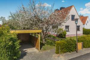Charmantes Einfamilienhaus im Herzen von Heikendorf – Südwestgarten, und fußläufig zur Ostsee – Die vollständige Adresse der Immobilie erhältst du vom Anbieter., 24226 Heikendorf – Vorschaubild 2