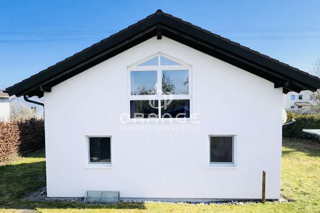 Immobilie in Penzing - ***Mehrfamilienhaus mit 3 Wohnungen, Garagen, Carport und großem Grundstück*** - Bild 3