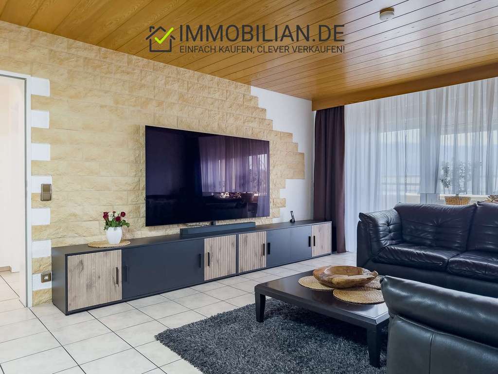 Immobilie in Plüderhausen - *** 4,5-Zimmer-Wohnung in ruhiger Lage mit Ausblick ins Remstal *** - Bild 0