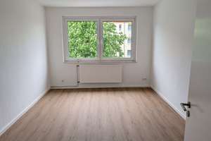 LIVEVIDEO, S-Bahn-Badesee-Wohnen im Grünen, Homeoffice/Pendeln(30Min. LEIPZIG) hilfsbereite Nachbarn – Straße des Friedens 35, 4552 Borna – Vorschaubild 1