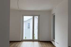 Neue 2-Zimmer-Mietwohnung mit Balkon – Die vollständige Adresse der Immobilie erhältst du vom Anbieter., 92699 Irchenrieth – Vorschaubild 3