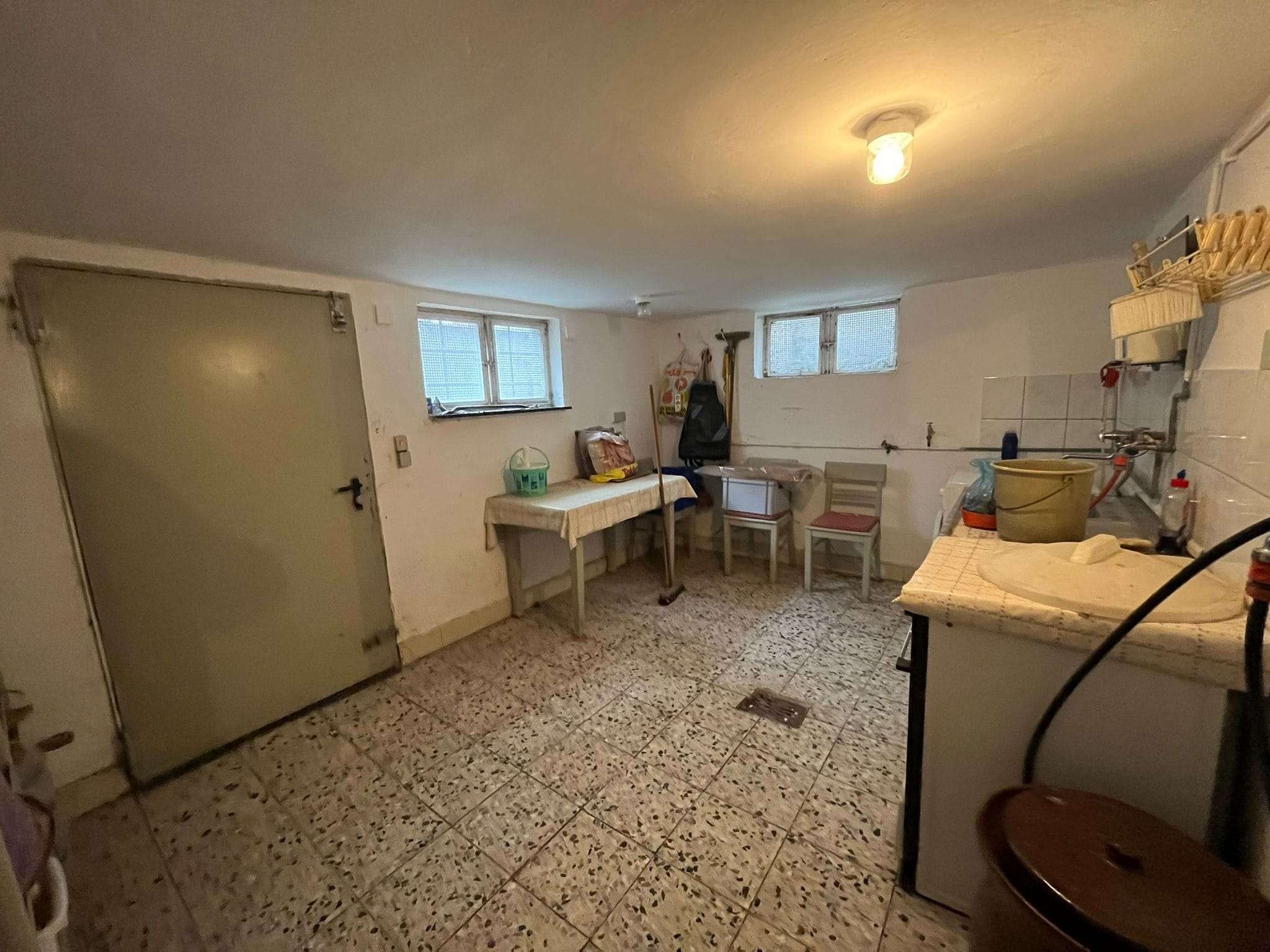 Immobilie in Ulrichstein - Einfamilienhaus mit zwei Garagen und separatem Gartengrundstück in Ulrichstein-Wohnfeld - Bild 3