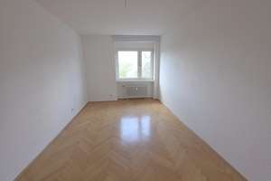 Ideal geschnittene 2-Zimmer Altbau-Wohnung mit Balkon zur Eigennutzung oder soliden Kapitalanlage – Die vollständige Adresse der Immobilie erhältst du vom Anbieter., 40239 Mörsenbroich, Düsseldorf – Vorschaubild 4