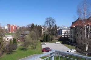 Frei ab 1.5.26 -  1. OG / Laminat + große Küche - WG-gerecht ! – Wilhelm-Raabe-Straße 49, 9120 Altchemnitz, Chemnitz – Vorschaubild 1