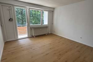 Renovierte 1 Zimmerwohnung mit Balkon und TG