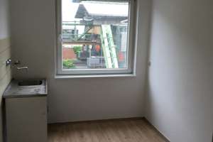 Geräumige, renovierte 1-Zimmer-Wohnung zur Miete in Wuppertal – Friedrich-Ebert-Straße 222, 42117 Elberfeld West, Wuppertal – Vorschaubild 3