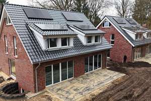 ***IHR NEUES ZUHAUSE - HOCHWERTIGE DOPPELHAUSHÄLFTE MIT VIEL PLATZ FÜR DIE FAMILIE*** – Tostedter Weg 7, 21244 Buchholz in der Nordheide – Vorschaubild 2