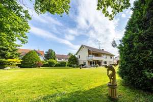 Für die große Familie  - Haus mit parkähnlichem Grundstück – Die vollständige Adresse der Immobilie erhältst du vom Anbieter., 78224 Singen (Hohentwiel) – Vorschaubild 1