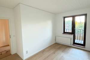 OPEN HOUSE 26.09.26 - Renovierter Bungalow mit Garten & Garage in Brake - AB 399.990,-€ Startgebot! – 33729 Heepen, Bielefeld – Vorschaubild 9