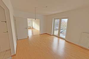 Helle 2-Zimmerwohnung mit Balkon im Zentrum von Duisburg - mit Einbauküche! – Poststraße 36, 47051 Altstadt, Duisburg – Vorschaubild 2