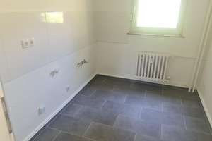 Renovierte 3-Zimmer-Erdgeschosswohnung zu vermieten- 300 € Wunschgutschein* inklusive! – Ottokarstraße 34, 47166 Bruckhausen, Duisburg – Vorschaubild 4