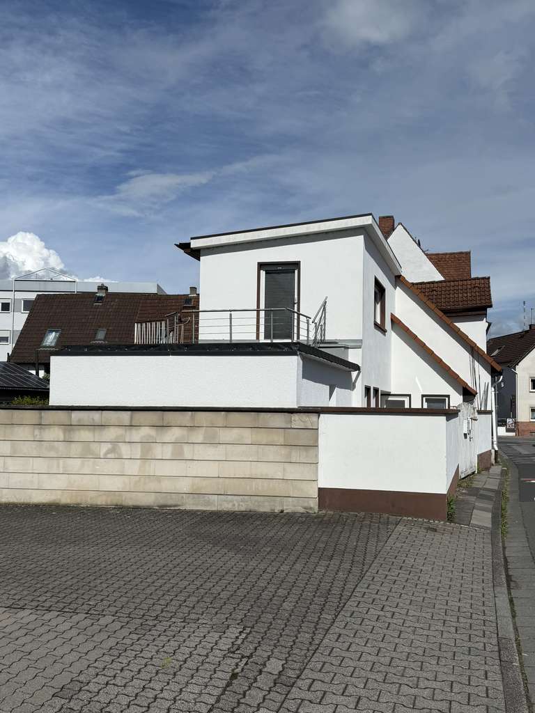 Immobilie in Mainhausen - 3-Parteien-Haus in Mainhausen: Kernsanierte Technik & weiteres Potential - Bild 0
