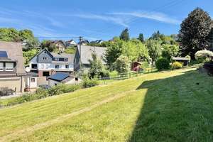 MEHRFAMILIENHAUS (3 WE) MIT 2 GARAGEN | WEIDENAUER-GIERSBERG – Die vollständige Adresse der Immobilie erhältst du vom Anbieter., 57076 Weidenau, Siegen – Vorschaubild 17