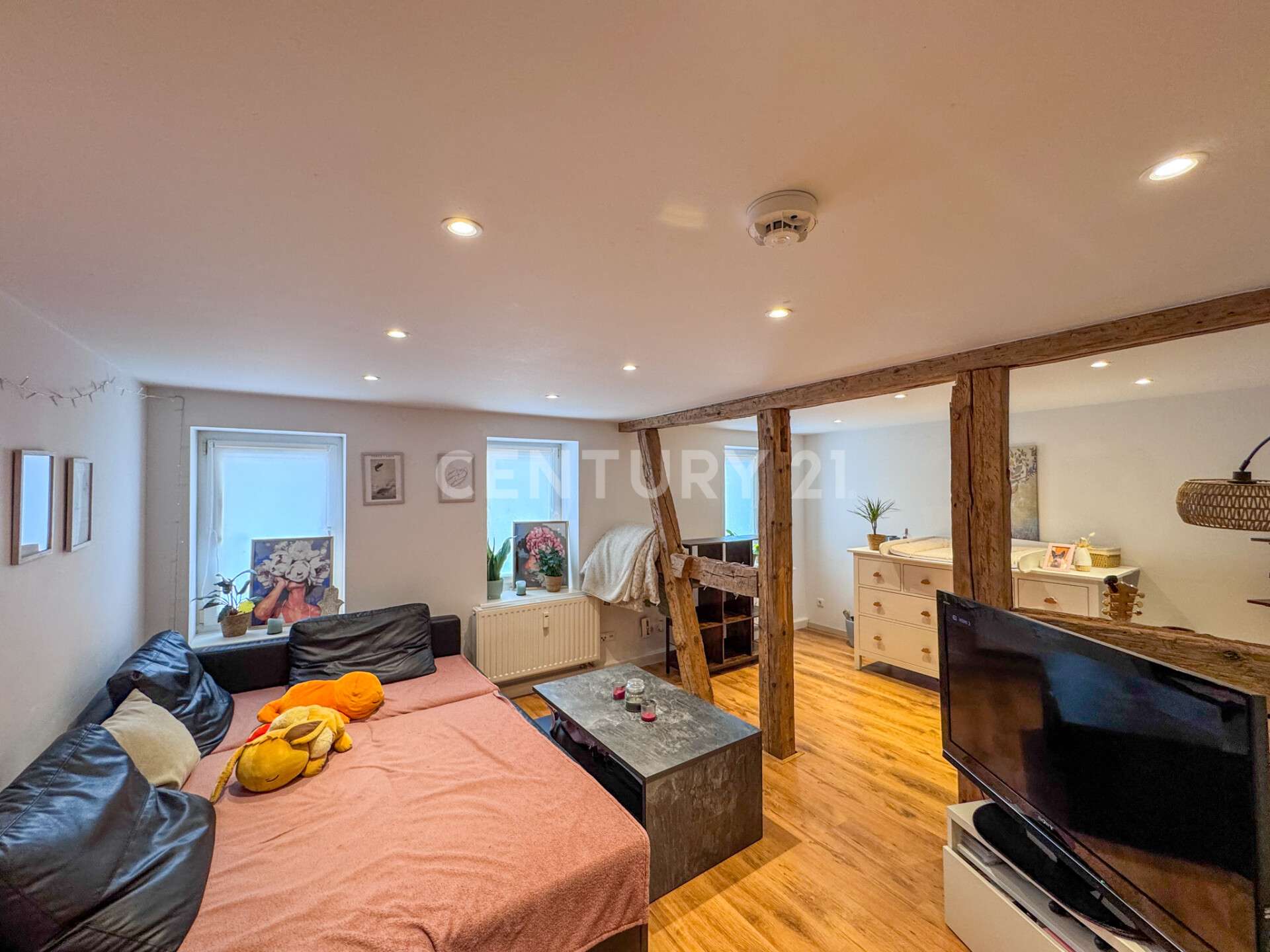 Immobilie in Weitramsdorf - Attraktive Kapitalanlage mit 4 Wohneinheiten und Entwicklungspotenzial in Tambach bei Coburg - Bild 3