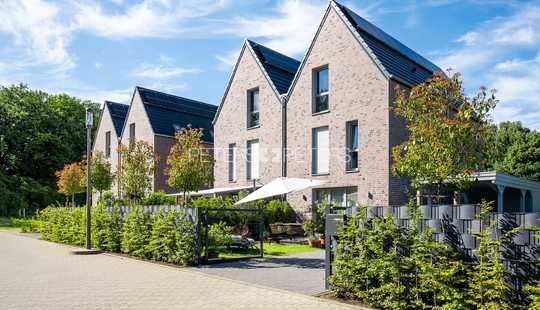 Bild von + Grün. Ruhig. Zuhause. – Doppelhaushälfte in Hamburgs Norden +