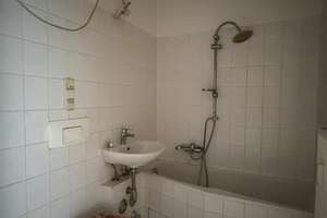 Kleine Familie = kleines Apartment - mit Wannenbad und Balkon! Leider ohne Aufzug! – Zossener Straße 172, 12627 Hellersdorf, Berlin – Vorschaubild 6