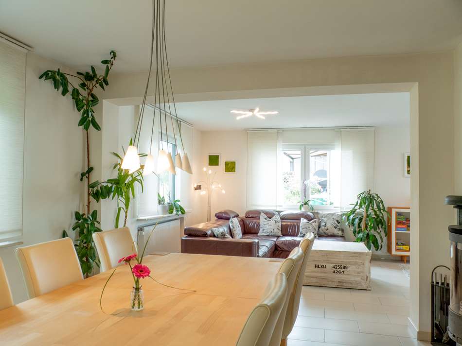 Esszimmer mit Blick Wohnzimmer