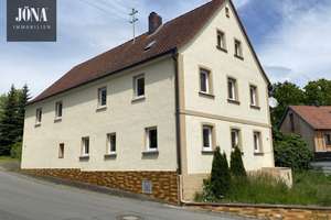 Teilsaniertes Bauernhaus in ruhiger Umgebung – Startklar für Innenausbau und Potenzial – Die vollständige Adresse der Immobilie erhältst du vom Anbieter., 95326 Kulmbach – Vorschaubild 1