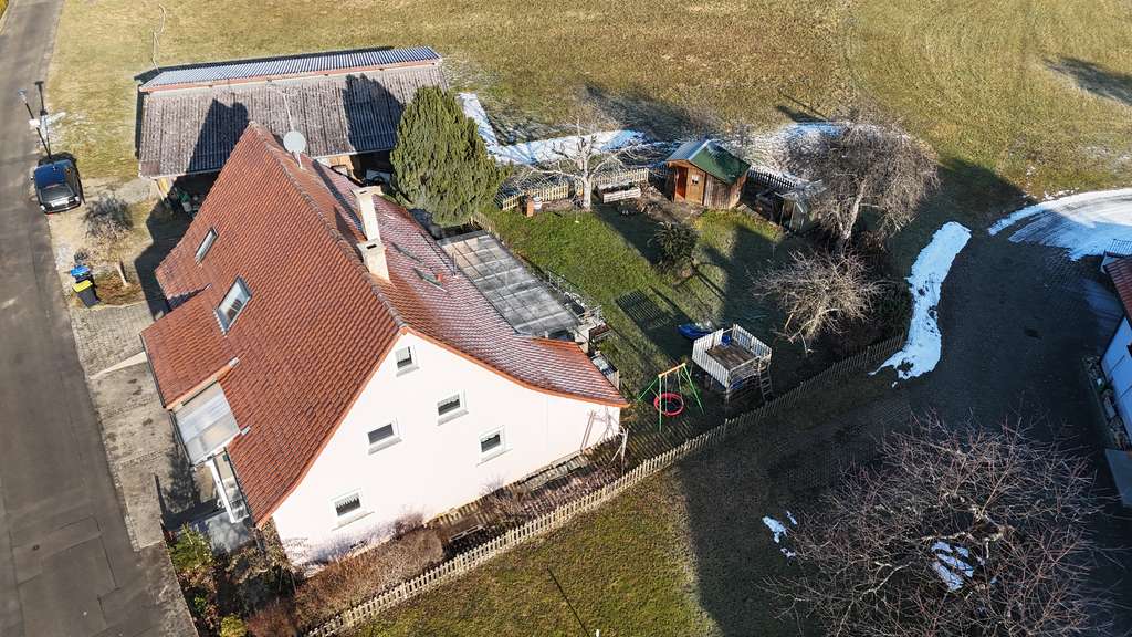 Immobilie in Engen - Landhaus mit Charme in idyllisch ruhiger Ortsrandlage - Bild 2