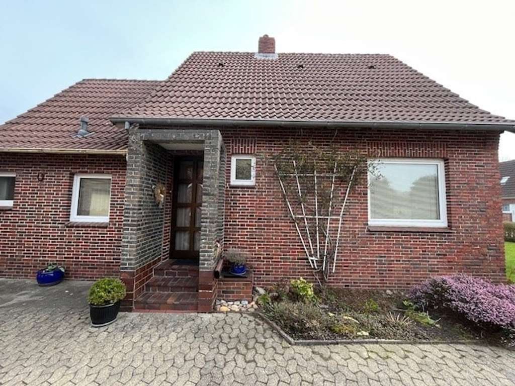 Immobilie in Hage - Siedlerhaus auf großem Grundstück im Luftkurort Hage  - Bild 1