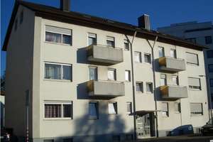 Geschmackvolle DG-Wohnung in TOP-LAGE mit drei Räumen und EBK in Karlsruhe