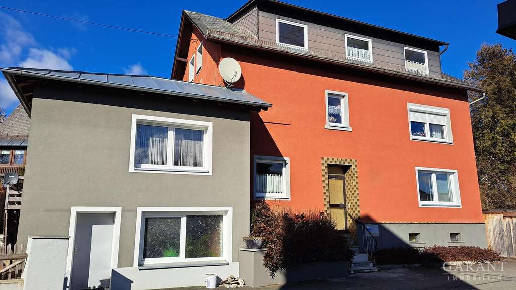 Immobilie in Feilitzsch - Charmantes Ein-/Zweifamilienhaus mit Vermietungspotenzial,  Kapitalanlage mit Perspektive - Bild 0