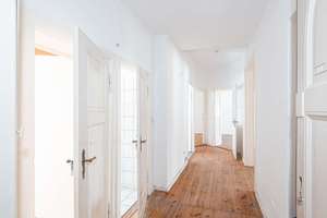 Vermietete 4-Zimmer-Altbauwohnung mit Balkon - großzügige Kapitalanlage in Charlottenburg – Brauhofstraße 15, 10587 Charlottenburg, Berlin – Vorschaubild 3