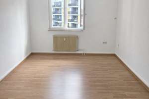 Gemütliche 2,5 Zimmer Wohnung mit Garage, zentral– Ideal für Paare und Kapitalanleger – Ekkehardstraße 98, 78224 Singen (Hohentwiel) – Vorschaubild 2