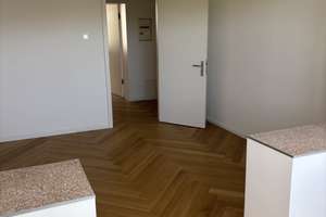 Sanierung im Zooviertel: 2-Zimmer-Wohnung mit Fischgrätparkett & exklusivem Bad  – Weseler Straße 53, 40239 Düsseltal, Düsseldorf – Vorschaubild 3