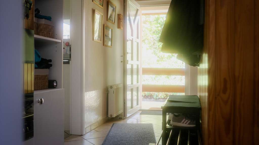 Immobilie in Nienhagen - Einfamilienhaus mit großem Garten, Terrasse und viel Potenzial in Nienhorst - Bild 1