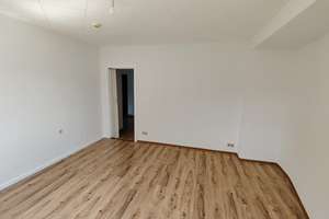 4-Zimmer Wohnung im 1.OG mit Aufzug, Küche, Bad und Süd-Balkon – Lange Straße 100, 44579 Castrop-Rauxel – Vorschaubild 9