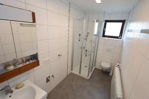 6-FAMILIENHAUS STUTTGART-MÖHRINGEN MIT PENTHOUSE-WOHNUNGEN UND GARAGEN – Die vollständige Adresse der Immobilie erhältst du vom Anbieter., 70567 Möhringen-Ost, Stuttgart – Vorschaubild 13