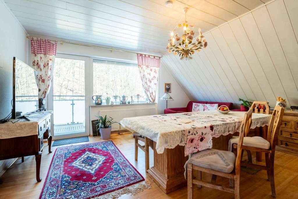 Immobilie in Schleiden - Eigentumswohnung mit Balkon & Garage - BJ 1995 - 3 Schlafzimmer & 2 Badezimmer - Bild 3