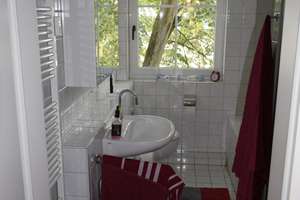 Lichtdurchflutete 3-Zimmer-Wohnung mit Balkon, Aufzug, Garage & neuwertiger Einbauküche – 42653 Gräfrath, Solingen – Vorschaubild 18