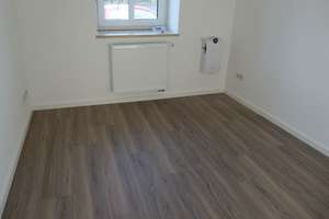Schöne 3-Zimmer-Wohnung, TOPSANIERT, Südfenster mit Rollladen, Balkon mit Gartenblick provisionsfrei – Bahnhofstraße 29, 4720 Döbeln – Vorschaubild 12