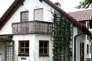 Ein schönes Familienhaus mit herrlichem Garten und separatem Bauplatz – Schlossweg 4, 85235 Pfaffenhofen an der Glonn – Vorschaubild 1