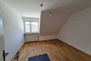 ***Hell renovierte Dachgeschosswohnung mit neuer Einbauküche in Andernach - Namedy*** – 56626 Mayen-Koblenz (Kreis) – Vorschaubild 2
