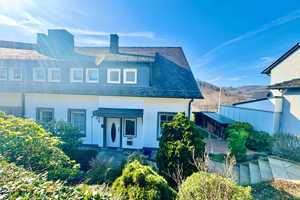 Gepflegtes Einfamilienhaus mit Einliegerwohnung und traumhaften Fernblick in Altena! – Märkischer Kreis – Vorschaubild 1