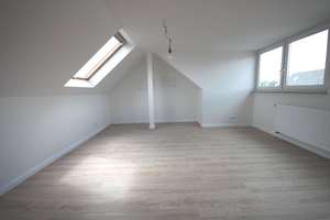 Nippes 2 Zimmer Dachgeschoss, Balkon - Keine WG - – Siebachstraße 41, 50733 Nippes (Ortsteil), Köln – Vorschaubild 2