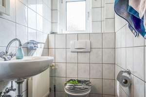 Freihstehendes Einfamilienhaus in Sackgasse * Kamin * Garten * Garage * 227 m² Wohn/Nutzfläche – Die vollständige Adresse der Immobilie erhältst du vom Anbieter., 51381 Lützenkirchen, Leverkusen – Vorschaubild 12