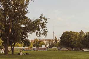 Stilvolle Altbauwohnung mit Fischgrätparkett und Warendorf-Küche – Kopenhagener Strasse 36A, 10437 Prenzlauer Berg, Berlin – Vorschaubild 17