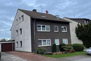 RE. -Nord !  ETW.  im DG.,  (2. Obergeschoss) kl. Wohneinheit ca. 40 m² Wfl., Bj. 1971.