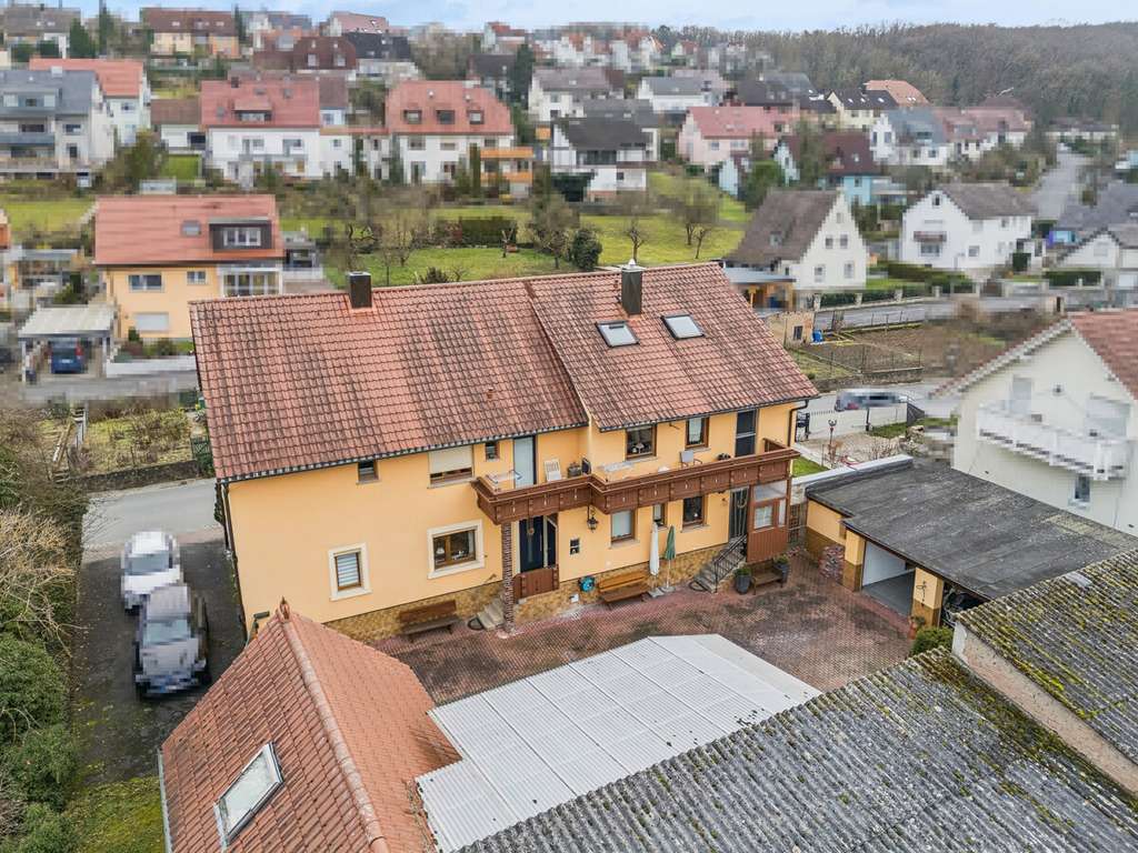 Immobilie in Theilheim - Solides Zweifamilienhaus im Würzburger Einzugsgebiet – viel Wohnraum, flexible Nutzung, Doppelgarage - Bild 4