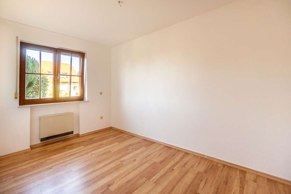 Immobilie in Bergatreute - Bergatreute - Gepflegte 4-Zi.-Wohnung mit eigenem kleinem Garten… - Bild 4