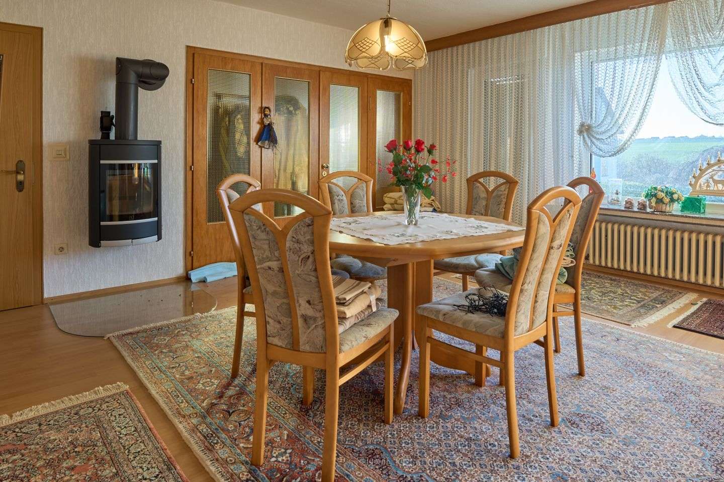 Immobilie in Felsberg - Zweifamilienhaus mit mehreren Modernisierungen und großem Grundstück in Felsberg - Bild 2