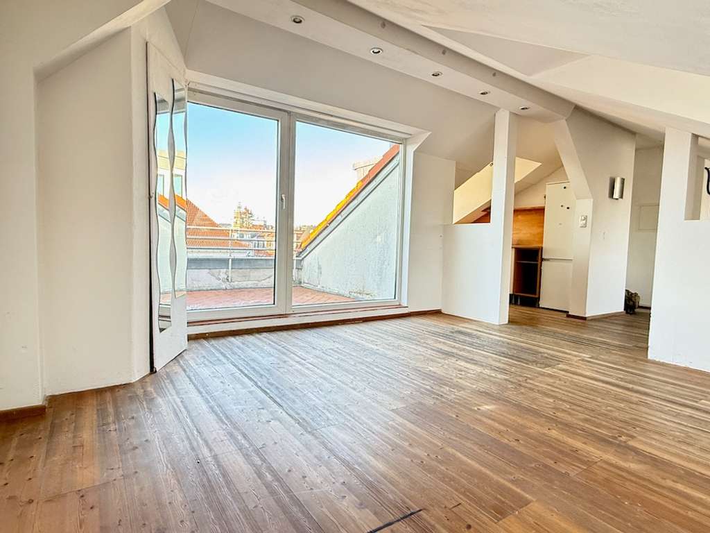 Immobilie in Zirndorf - 2-Zimmer Dachgeschosswohnung zentrumsnah in Zirndorf - Bild 1